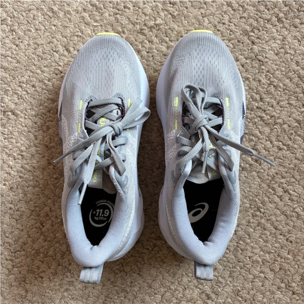 ASICS Novablast - Picture 3 of 4